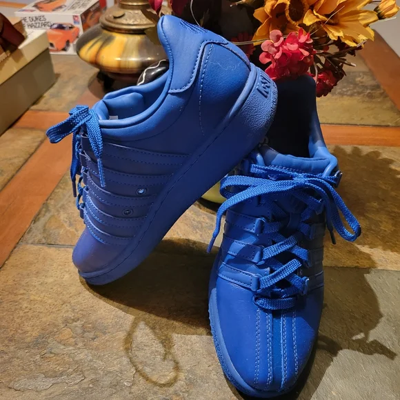 K Swiss - Picture 2 of 4